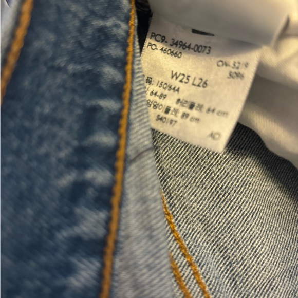 Levi’s Wedgie Straight Jeans - Picture 3 of 5